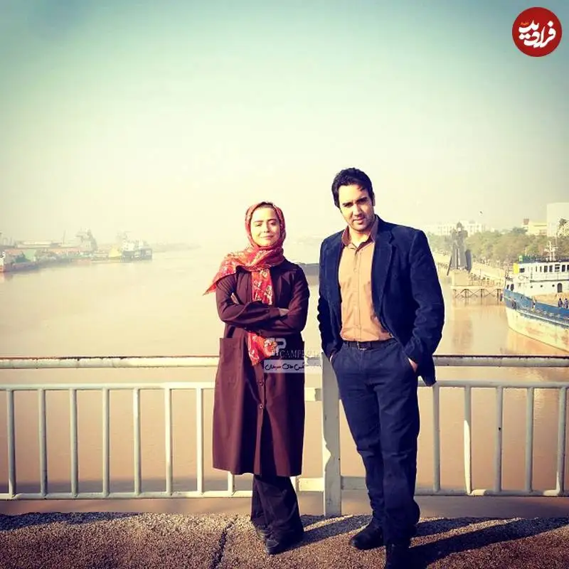 عکس؛ سفر به تاریخ؛ عکس یادگاری «کیمیا و آرش» (سریال کیمیا) لب رودخانۀ کارون