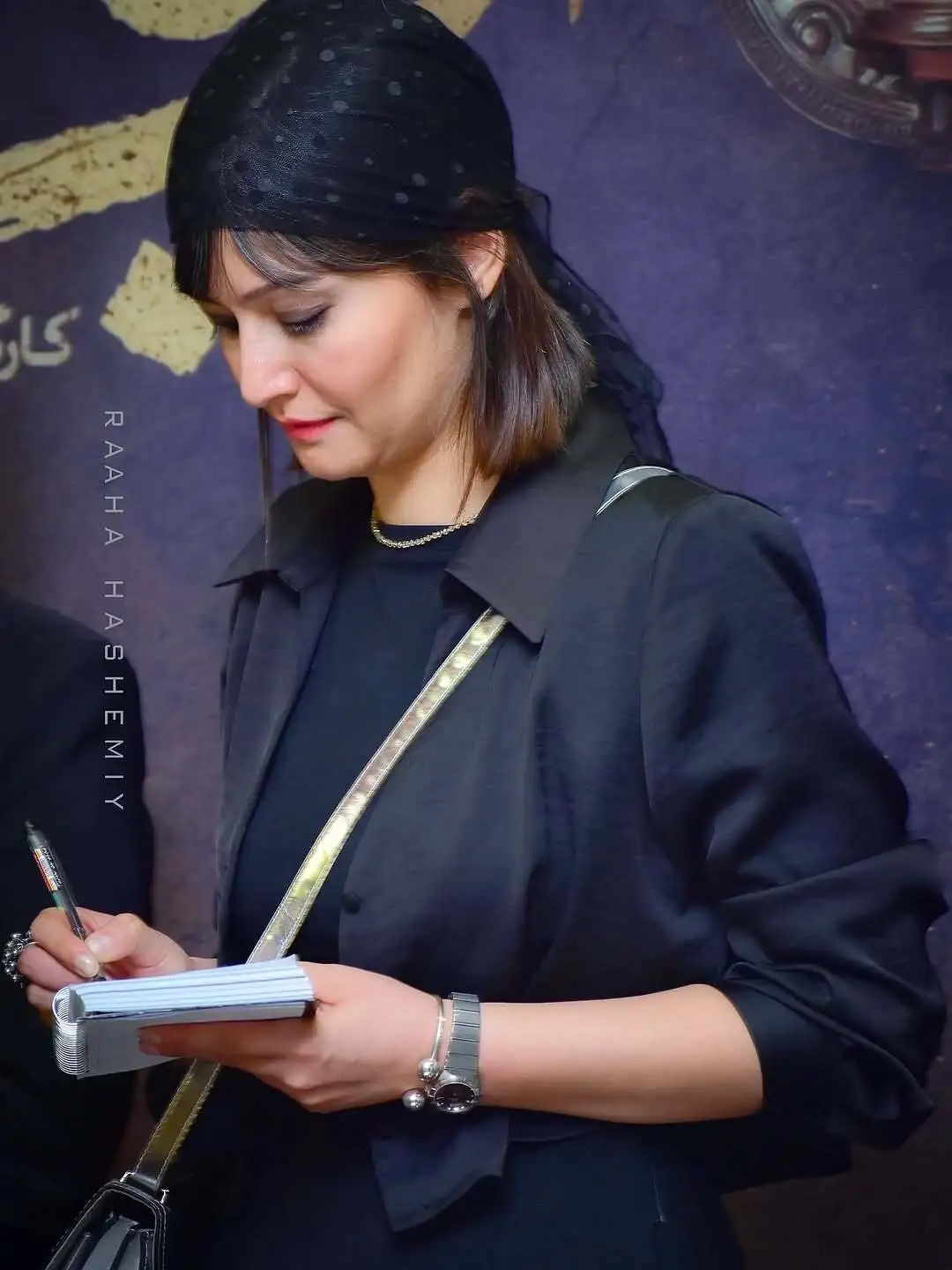 تصاویر؛ پردیس احمدیه با ظاهری متفاوت در اکران مردمی سریال «از یاد رفته»
