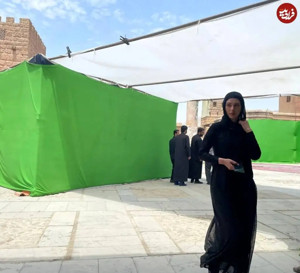 عکس؛ سفر در زمان؛ «پریزاد هامون» در پشت صحنه سریال طوبی؛ سال 1403