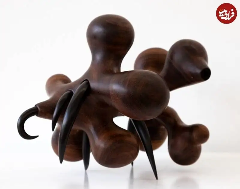 تصاویر؛ هنرمند آفریقایی که از چوب، «جانوران آخرالزمانی» می سازد