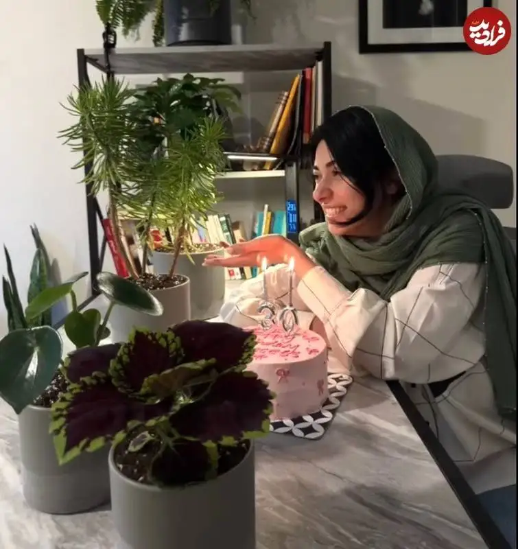 عکس؛ سفر زمان؛ «پریزاد، خواهر طوبی» (سریال طوبی) در جشن تولد 30 سالگی اش