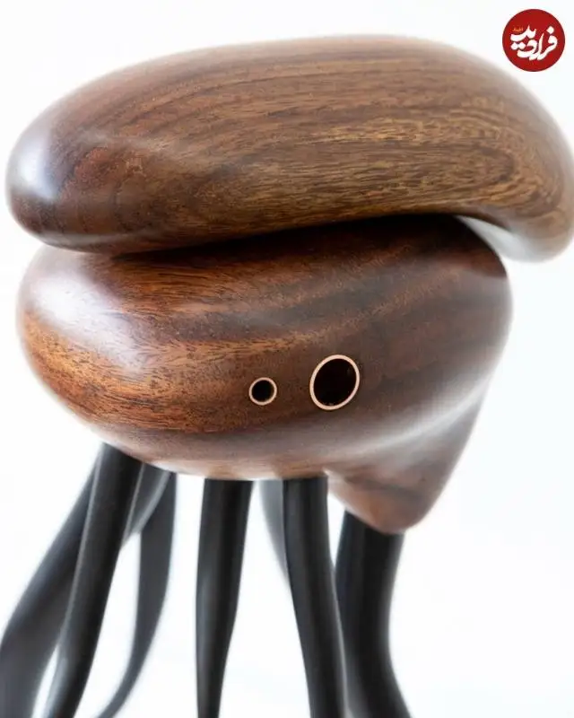 تصاویر؛ هنرمند آفریقایی که از چوب، «جانوران آخرالزمانی» می سازد