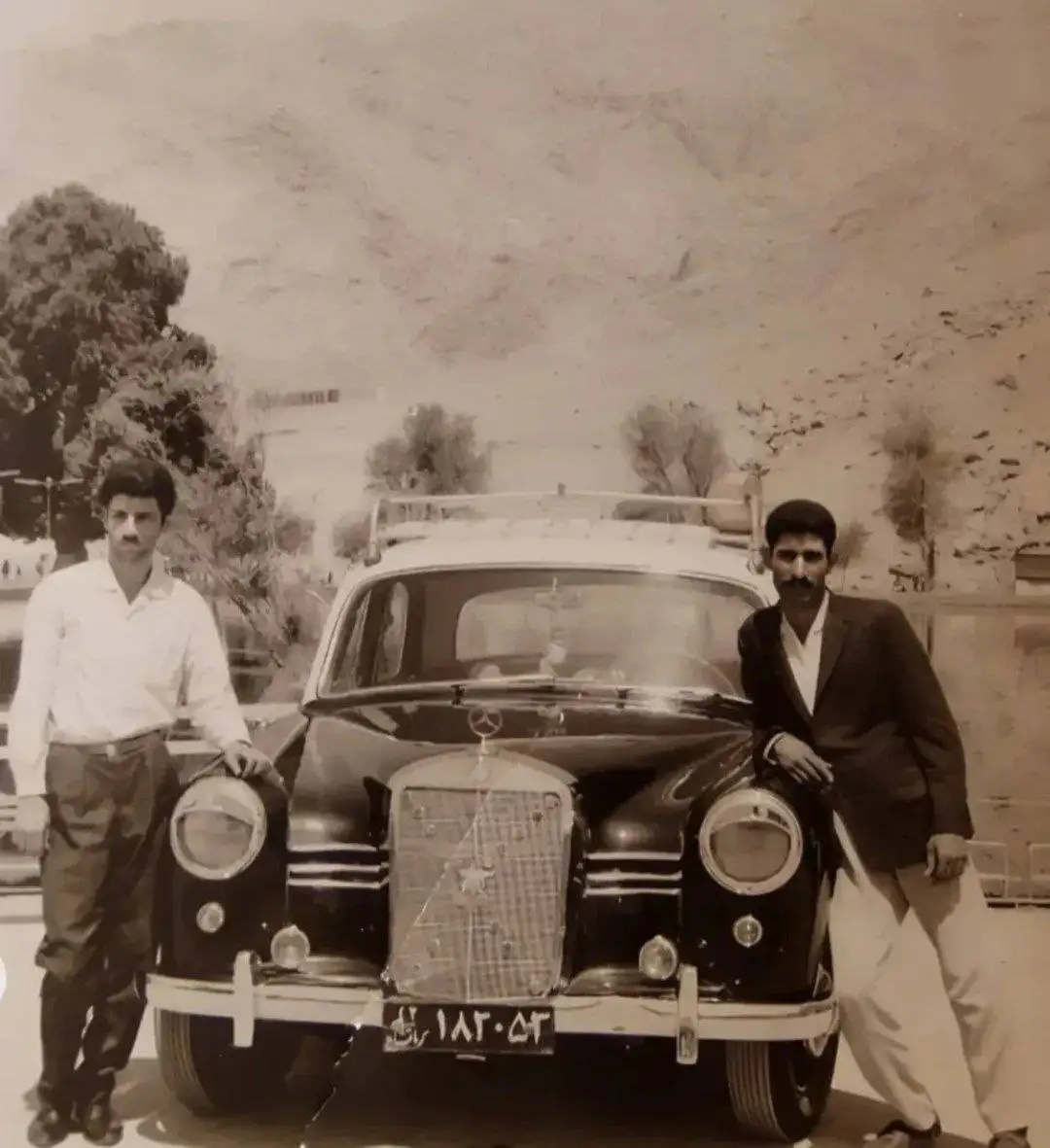 عکس؛ سفر در زمان؛ تاکسی کرمانشاه، طاق بستان، سال 1337 