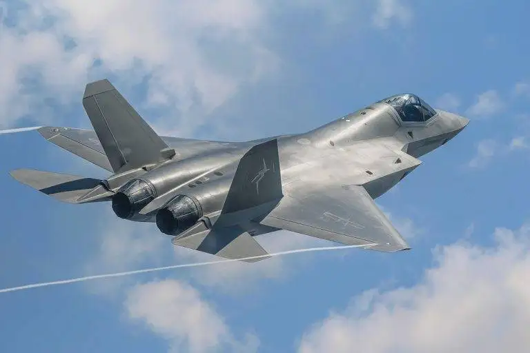 تصاویر؛ f-35 lightning ii در برابر shenyang j-35؛ مقایسه جنگنده های نسل 5 آمریکا و چین