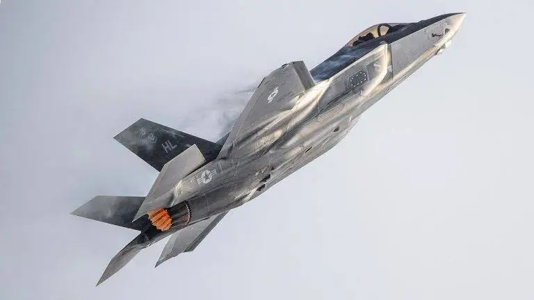 تصاویر؛ f-35 lightning ii در برابر shenyang j-35؛ مقایسه جنگنده های نسل 5 آمریکا و چین