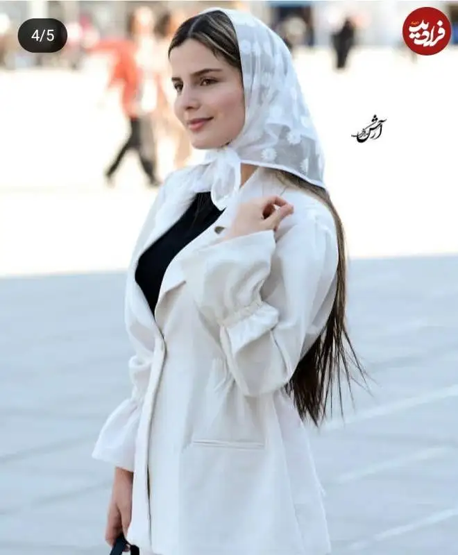 عکس؛ سفر زمان؛ تیپ و چهرۀ «سوجان گیلانی» (سریال سوجان) در 27 سالگی در نمایشگاه کتاب 