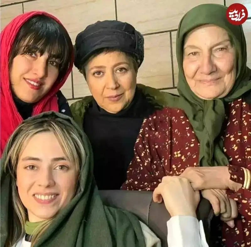 عکس؛ سفر زمان؛ «مازیار (شهره) لرستانی» در پشت صحنه آخرین سریالش در کنار «الیزابت سریال پایتخت»