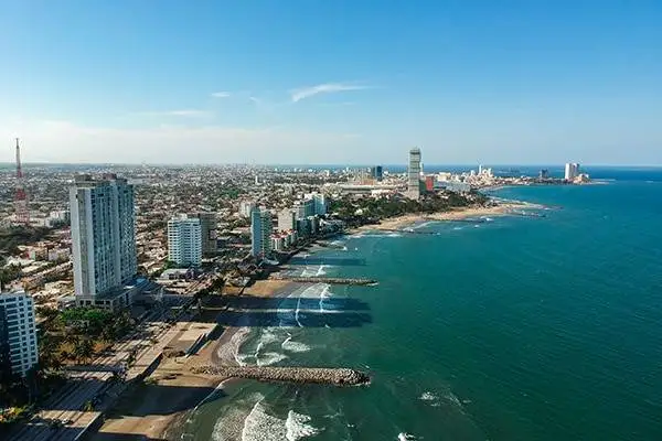 ملاقات مرموز دو ستاره زن مشهور در جادویی ترین بندر جهان