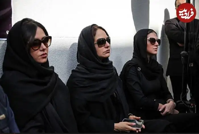 عکس؛ سفر در زمان؛ «پریناز ایزدیار و مهناز افشار» در مراسم تشییع ناصر ملک مطیعی؛ سال 1397