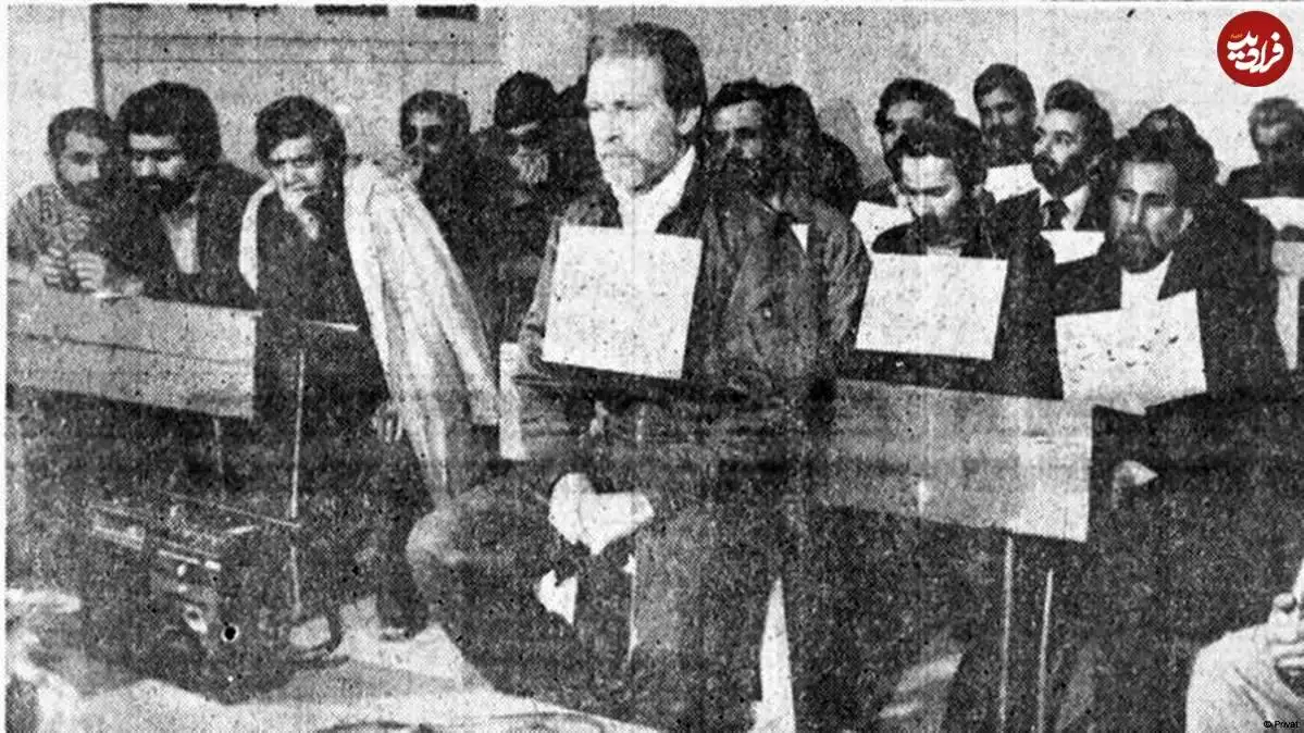 عکس؛ سفر در زمان؛ «نادر جهانبانی» در حال محاکمه در دادگاه؛ اسفند 1357