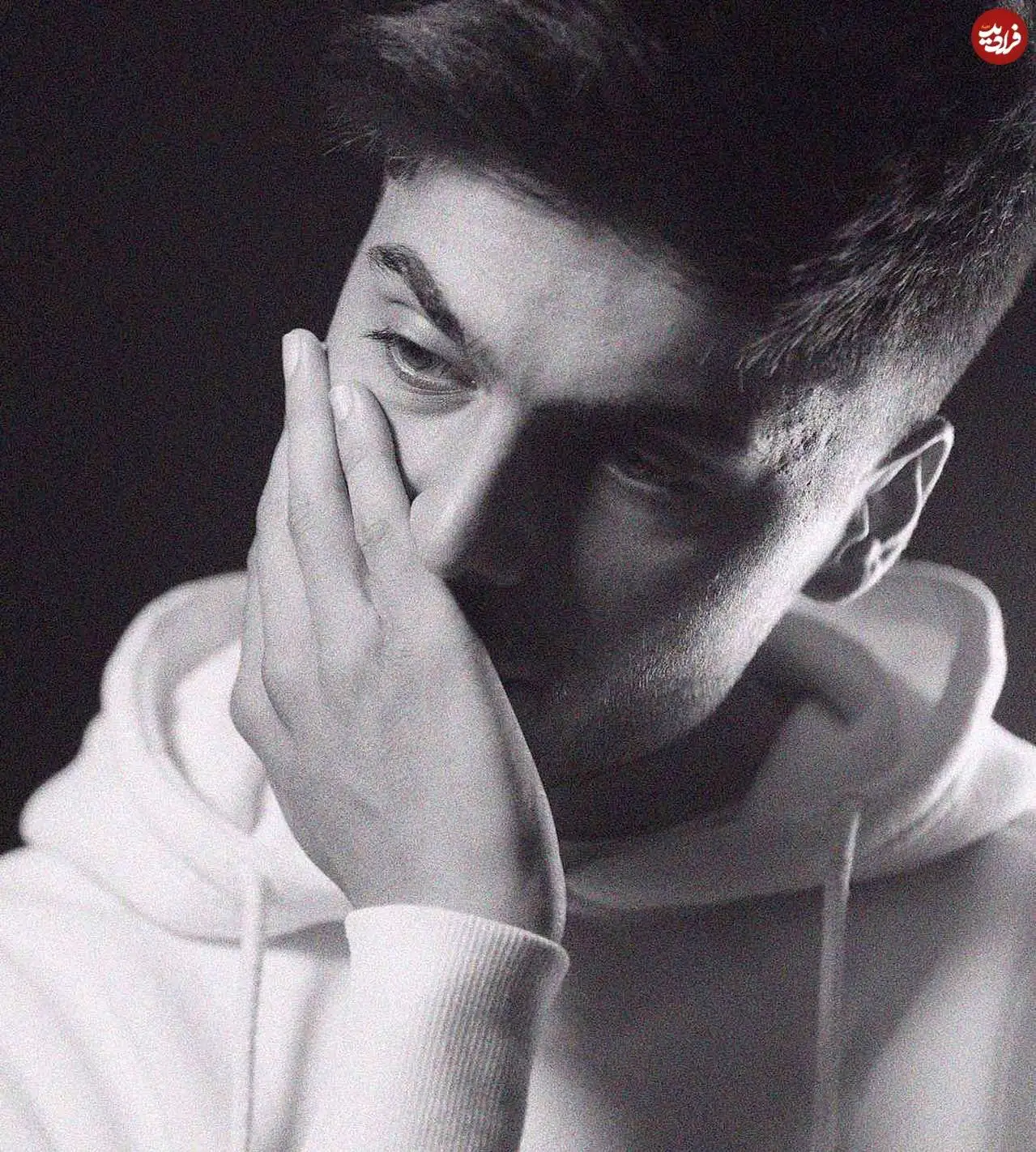 عکس؛ سفر در زمان؛ «مصطفی پسر فخرالدین» در سریال طوبی در سال 1399