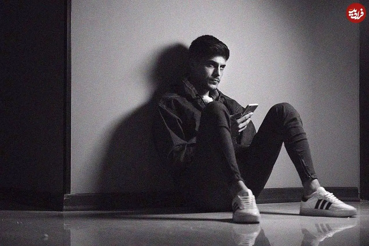 عکس؛ سفر در زمان؛ «مصطفی پسر فخرالدین» در سریال طوبی در سال 1399