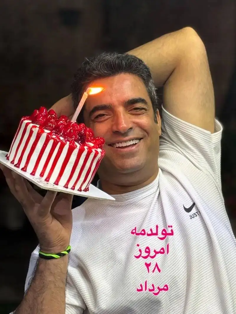 عکس؛ 53 سالگی منوچهر هادی با کیک تولدش!