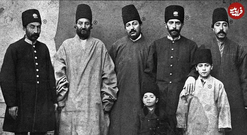 عکس؛ سفر در زمان؛ «دکتر مصدق» در کودکی و در کنار دایی مشهورش؛ اویل دهه 1270