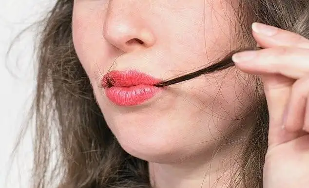 اختراع عجیب دندانپزشکان؛ ساخت «خمیردندان با موی انسان»!