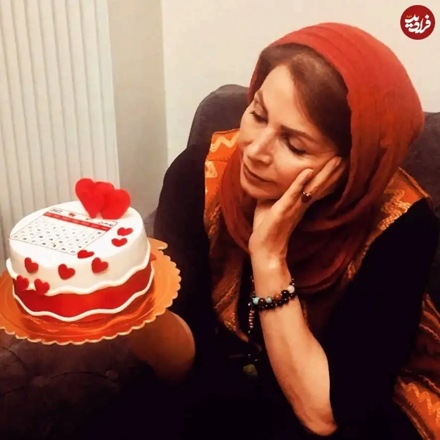 عکس؛ سفر در زمان؛ «شکوفا» سریال بچه مهندس 2 در جشن تولد 50 سالگی اش