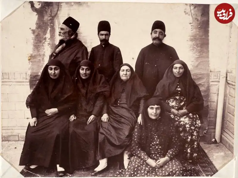 عکس؛ سفر به تاریخ؛ پدرِ پدربزرگ «نادر جهانبانی» در کنار «همسر ناصرالدین شاه»