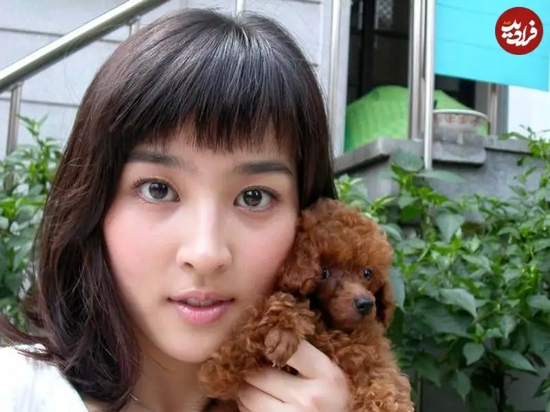 عکس؛ سفر به تاریخ؛ چهرۀ «سوسانو» در 20 سالگی در کنار حیوان خانگی اش