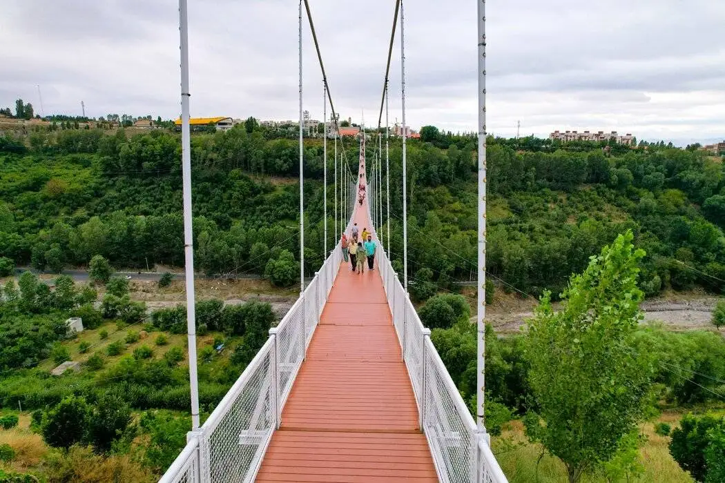 تصاویر؛ پل معلق در دل دره زیبای خیاوچای، عکس پل معلق مشگین شهر