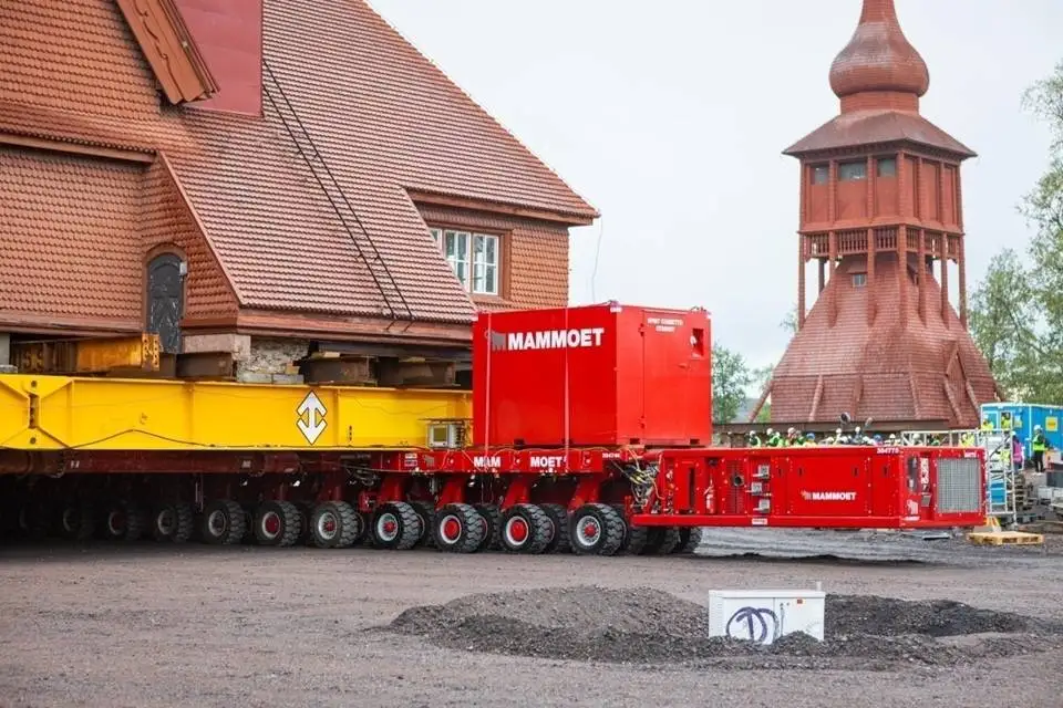 تصاویر؛ راهپیمایی 5 کیلومتری یک «کلیسا»