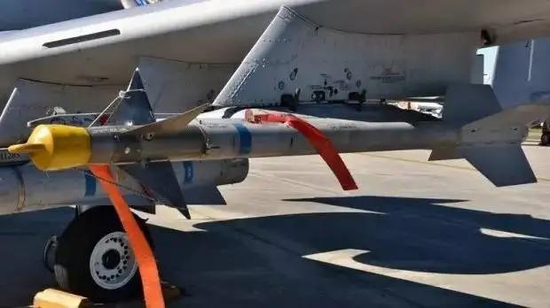 دلیل استفاده جنگنده های f-35 از موشک 70 ساله