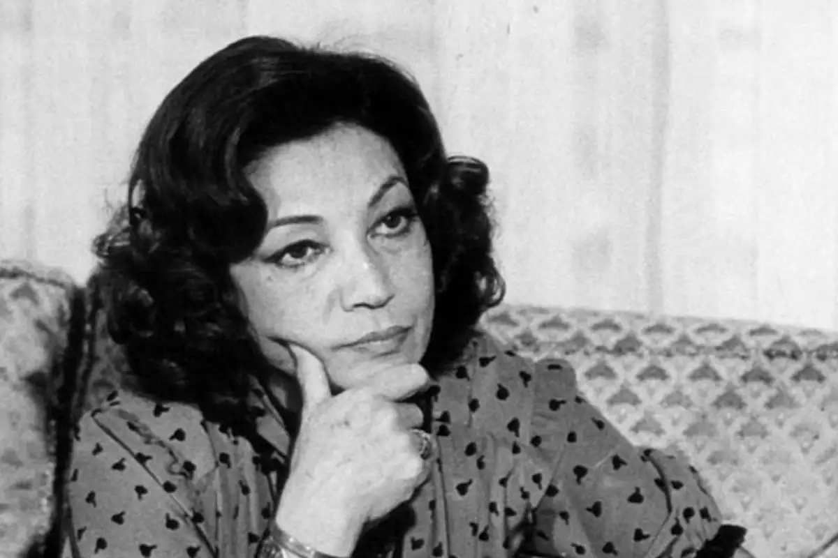 عکس؛ سفر در زمان؛ «اشرف پهلوی و جمشید آموزگار» در یک میهمانی؛ دهه 50