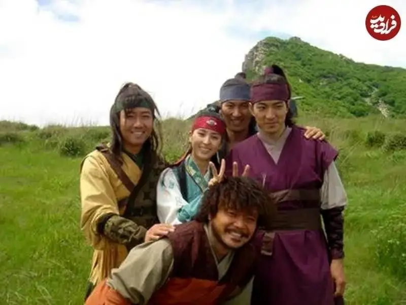 عکس| سفر به تاریخ؛ شاخ گذاشتن «سوسانو» برای «هیوبو» در پشت صحنه سریال «جومونگ»