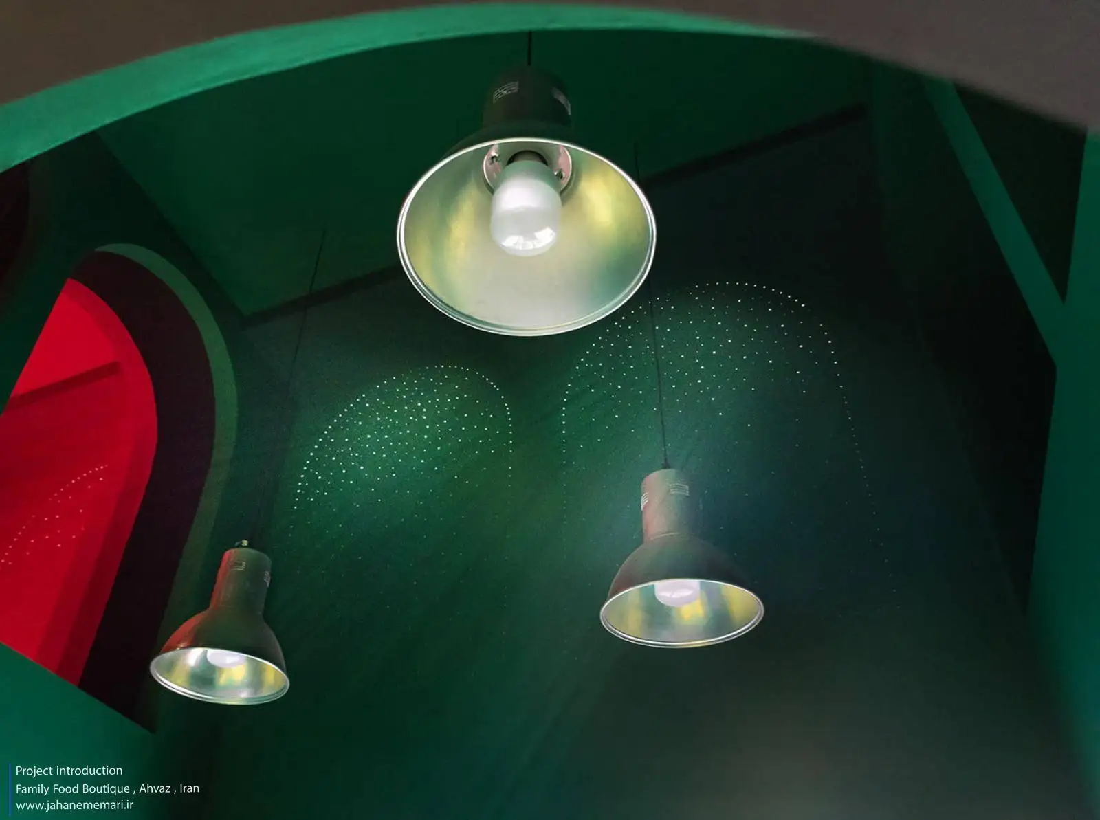 تصاویر؛ معماری داخلی فودبوتیک ایرانی در اهواز