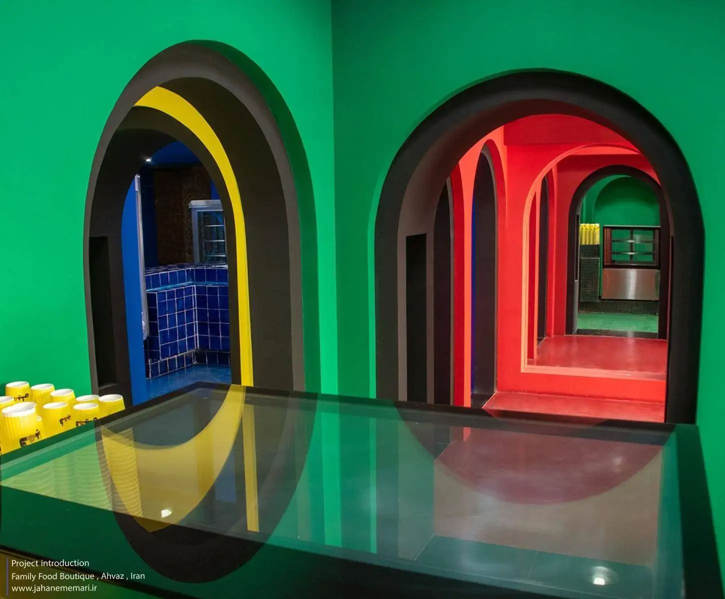 تصاویر؛ معماری داخلی فودبوتیک ایرانی در اهواز