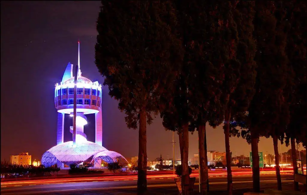 طی ساعات اخیر یک پاکبان، مشهورترین چهره ایران شد