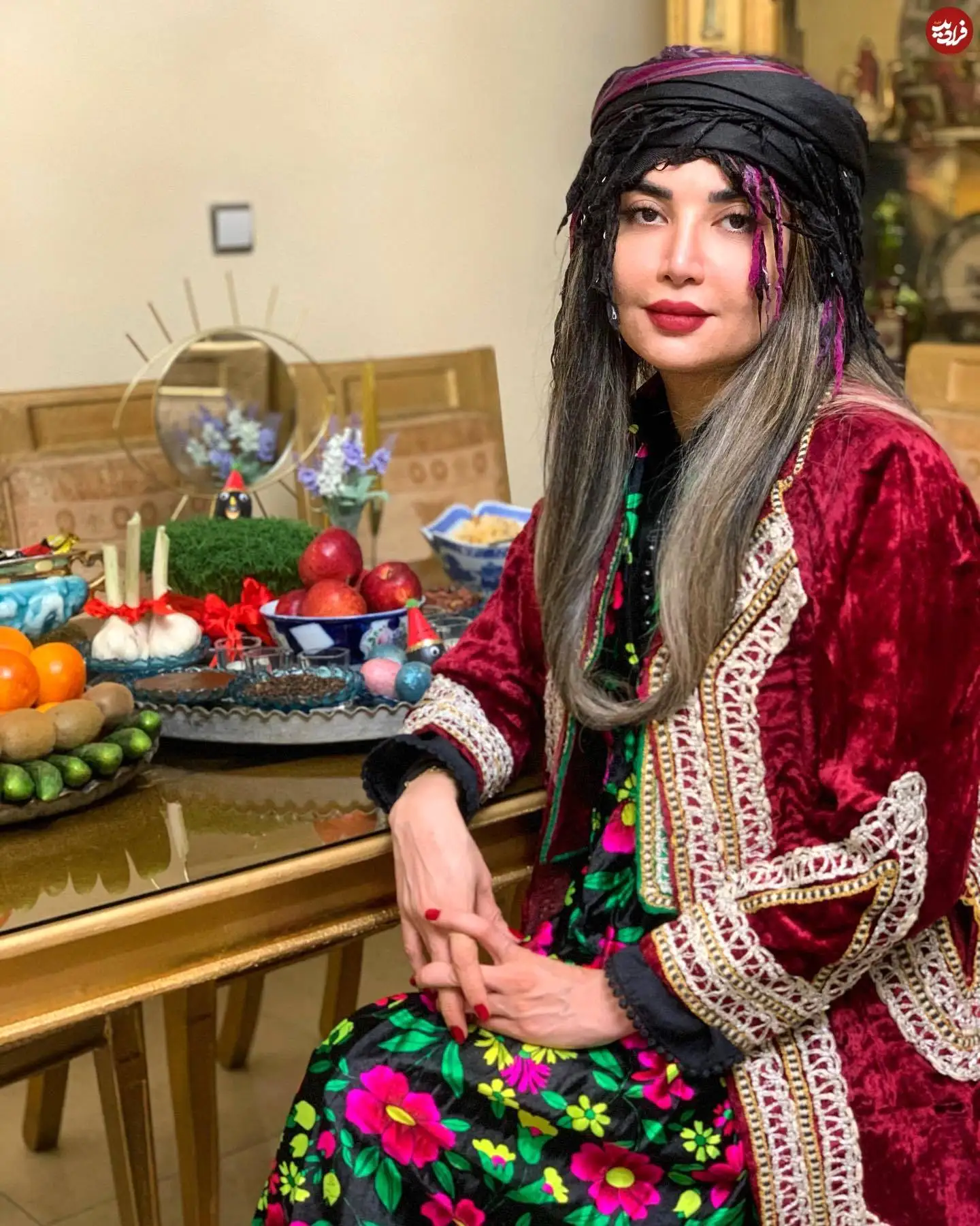 عکس| سفر در زمان؛ «عطا وکیل نازنین» در سریال نون خ 3 در لباس کردی؛ سال 1400