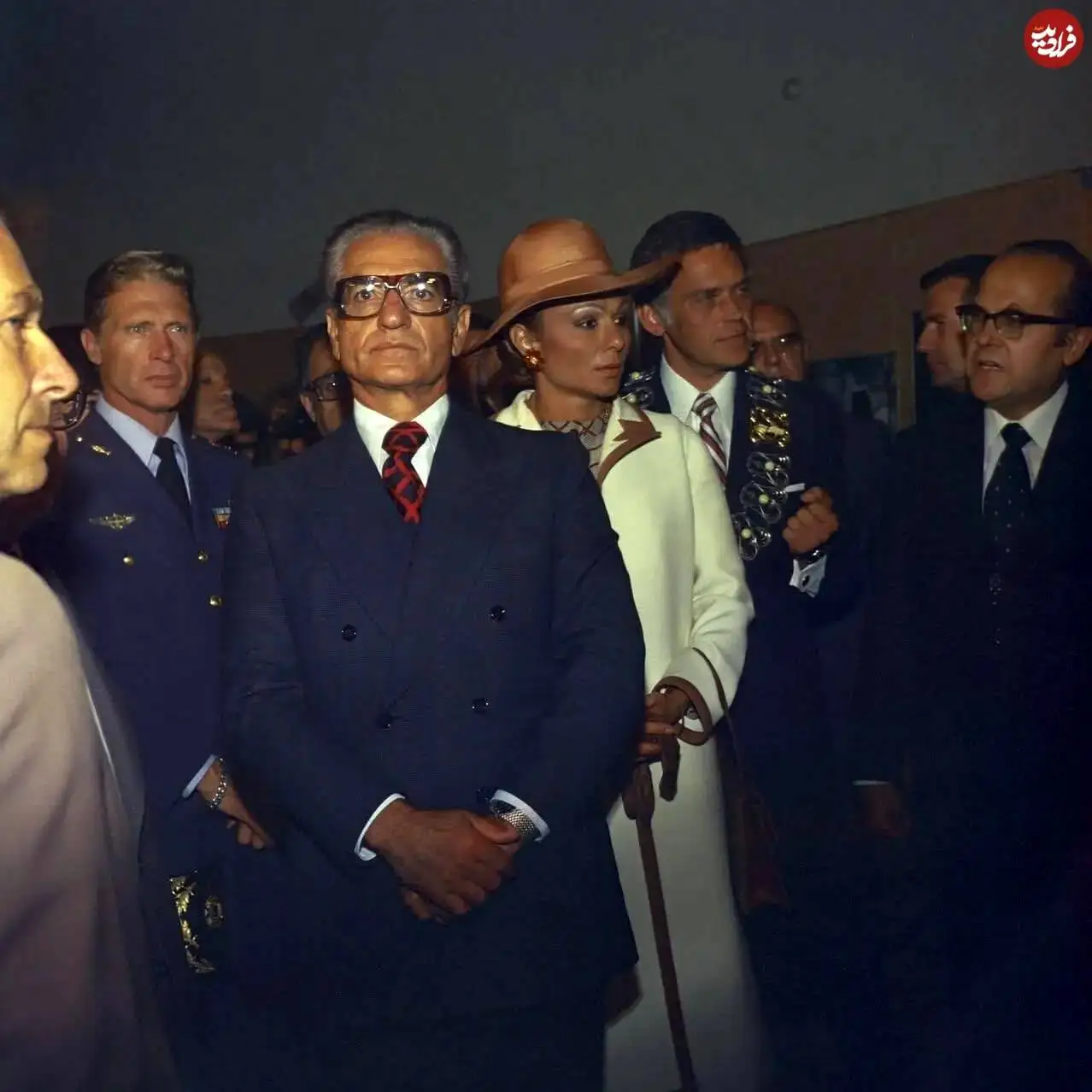 عکس| سفر در زمان؛ «محمدرضا پهلوی، فرح و نادر جهانبانی» در سفر لهستان؛ سال 1356
