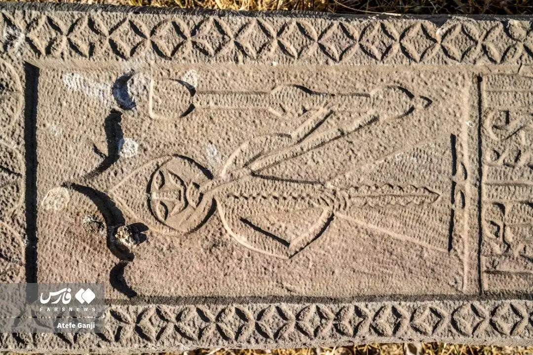 تصاویر؛ سنگ قبرهای خاص قبرستان ارامنه سیرَک را ببینید