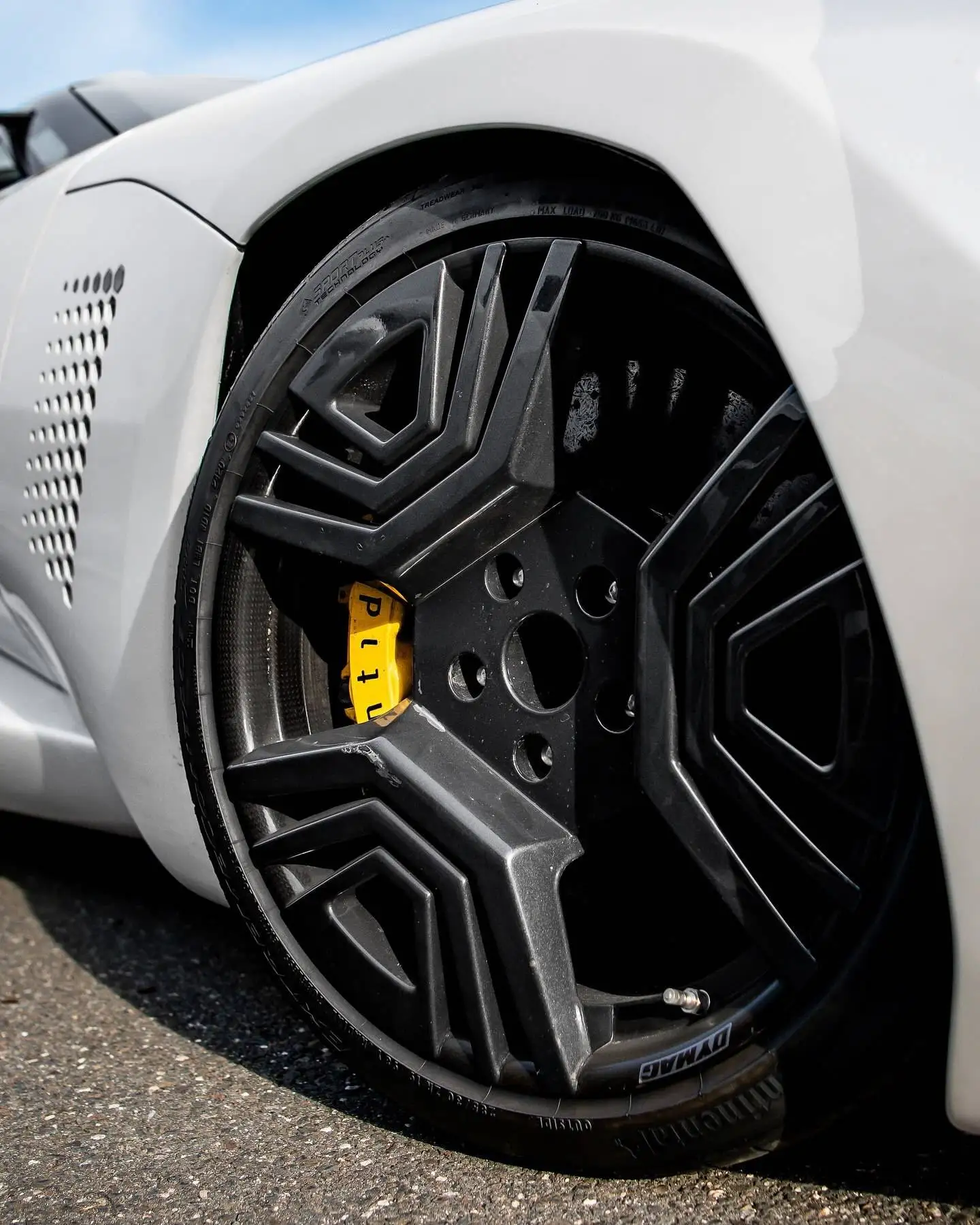 تصاویر؛ این شورولت بیش از 2 میلیون دلار ارزش دارد