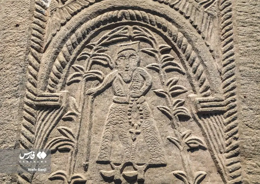 تصاویر؛ سنگ قبرهای خاص قبرستان ارامنه سیرَک را ببینید