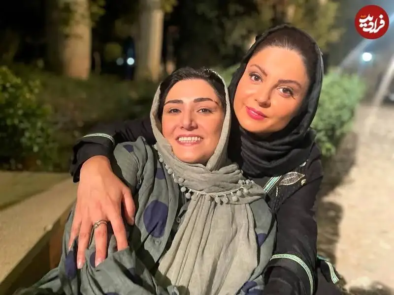 عکس| سفر زمان؛ «باران کوثری» در آغوش «سولماز غنی» در پشت صحنه سریال «آفتاب پرست»