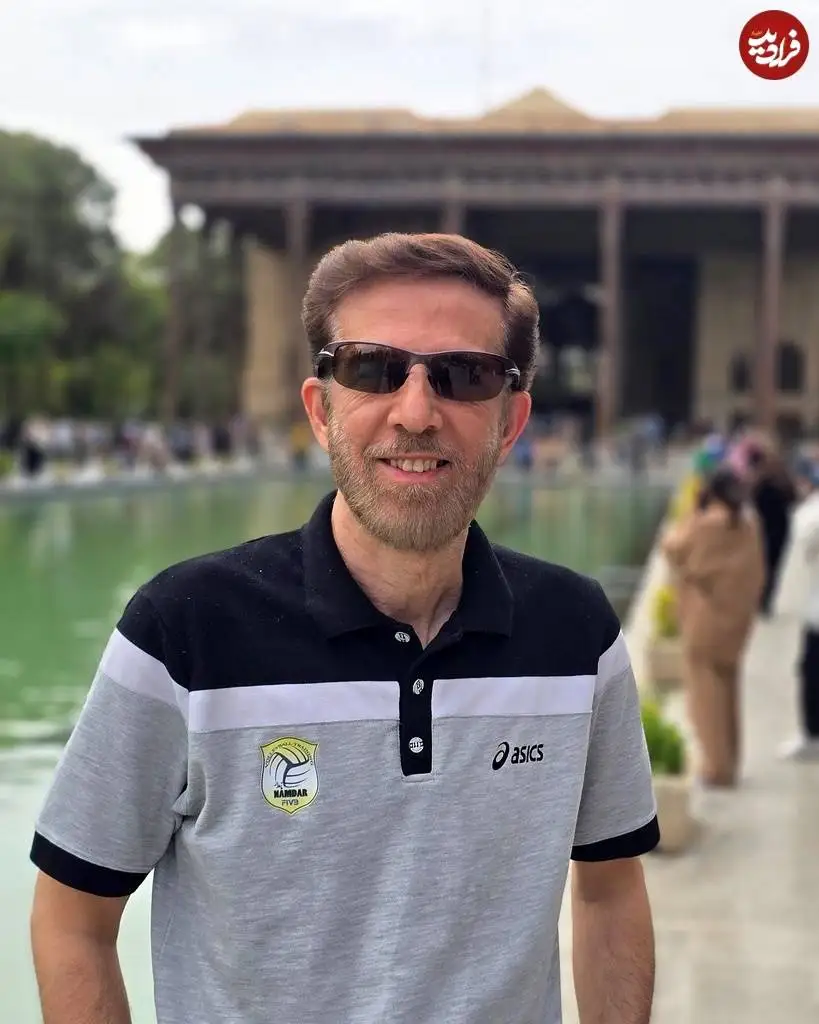 عکس| سفر در زمان؛ «کیومرث کرده» گزارشگر مشهور ورزشی تلویزیون در 62 سالگی