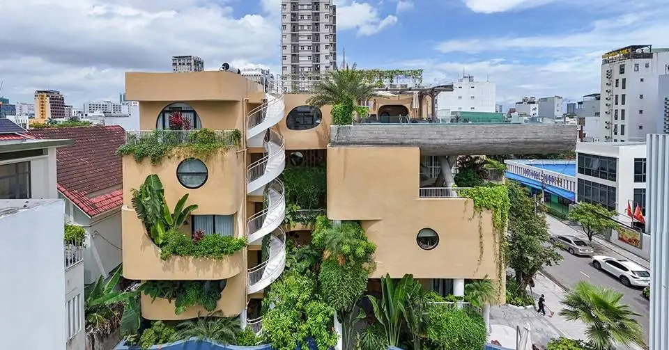 تصاویر؛ معماری منحصربه فرد خانه ای با «استخر معلق»