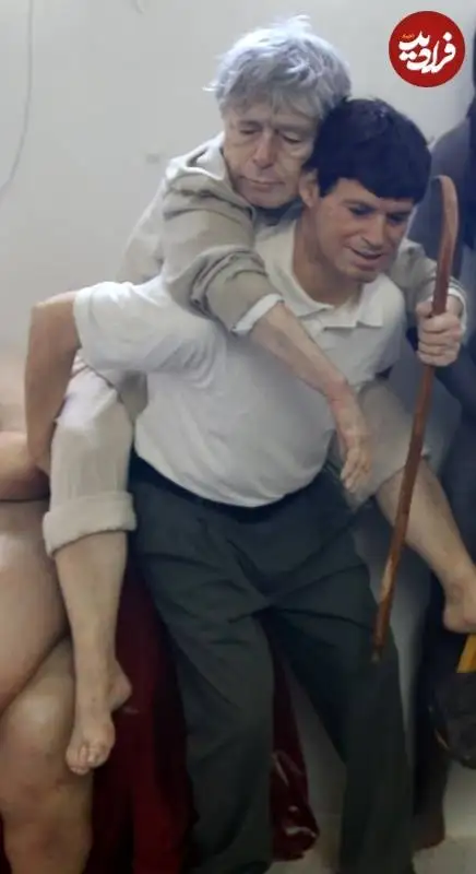 تصاویر؛ مجسمه های «هایپر رئالیستی» هنرمند آمریکایی که با انسان واقعی مو نمی زنند