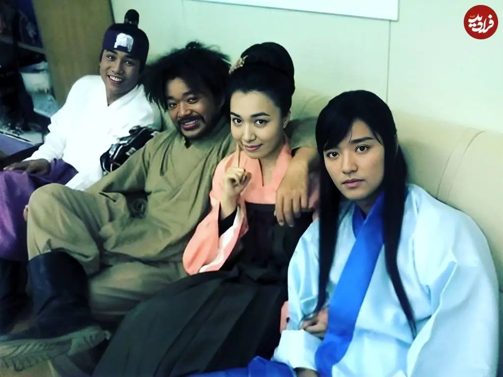 عکس| سفر در زمان؛ «سایون، مدوک، هیوبو و نارو» در پشت صحنه سریال جومونگ؛ سال 1383