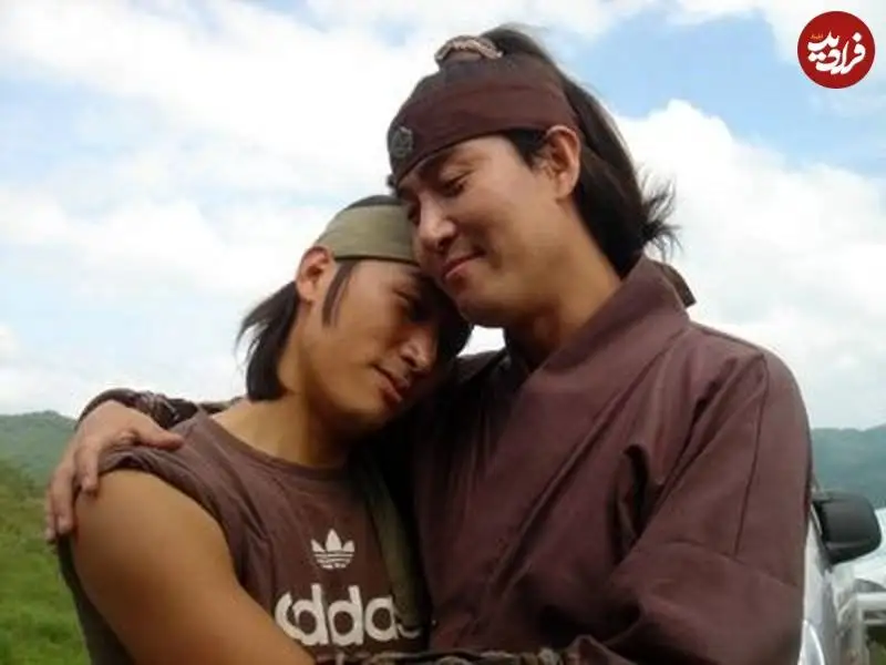 عکس| سفر به تاریخ؛ «اویی، یار جومونگ» در آغوش «مدیر اوته» در پشت صحنه سریال «جومونگ»