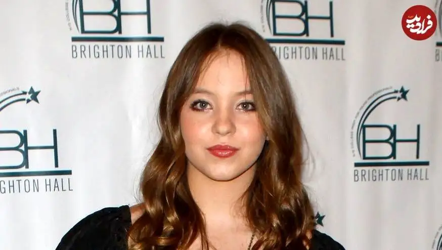 عکس| سفر در زمان؛ «سیدنی سوئینی» بازیگر مشهور آمریکایی در 16 سالگی؛ سال 1392