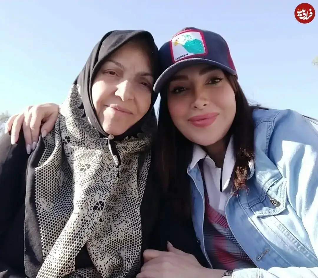 عکس| سفر در زمان؛ «راحله» سریال طوبی در کنار مادرش در 39 سالگی؛ سال 1402