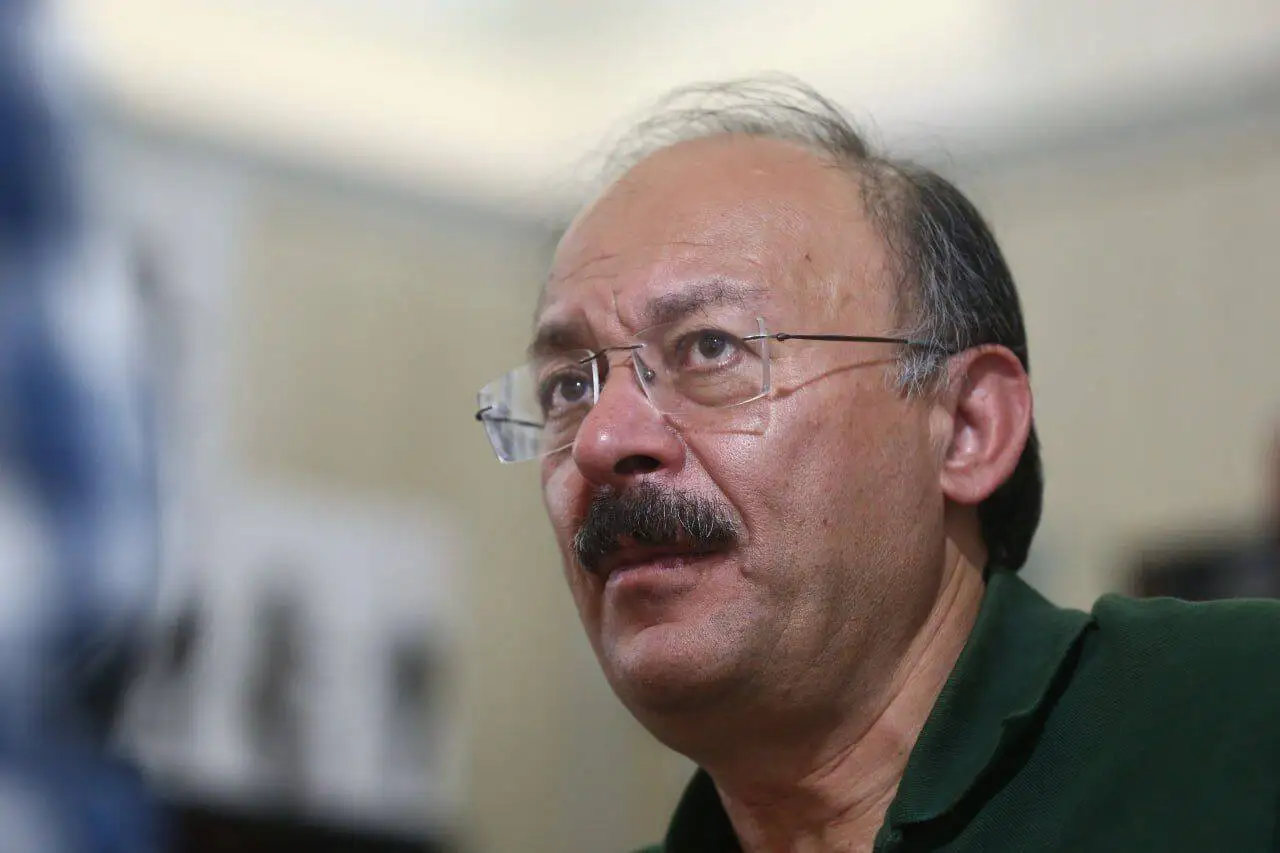 بوی کباب؟ شاید هم خر داغ می کنند آقای عبدالکریمی!