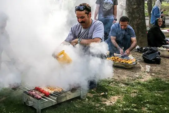 بوی کباب؟ شاید هم خر داغ می کنند آقای عبدالکریمی!