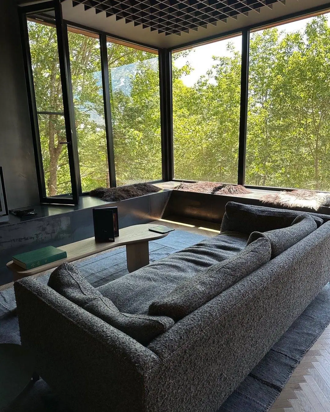 تصاویر| تجربه ای متفاوت از معماری؛ کلبه ای در جنگل های بلوط کانادا 