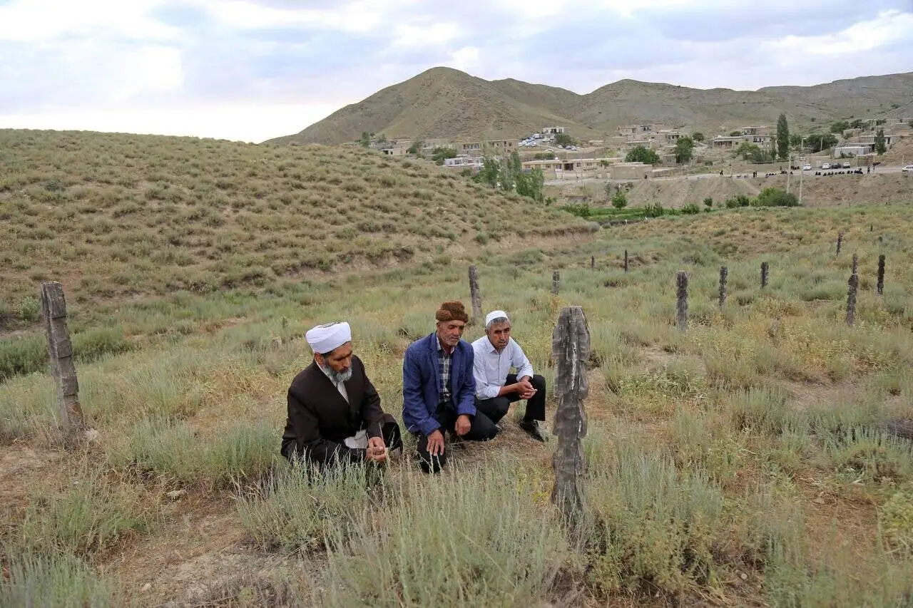 تصاویر پررمز و رازترین قبرستان ایران؛ قبرستان چوبی باغلق کجاست؟
