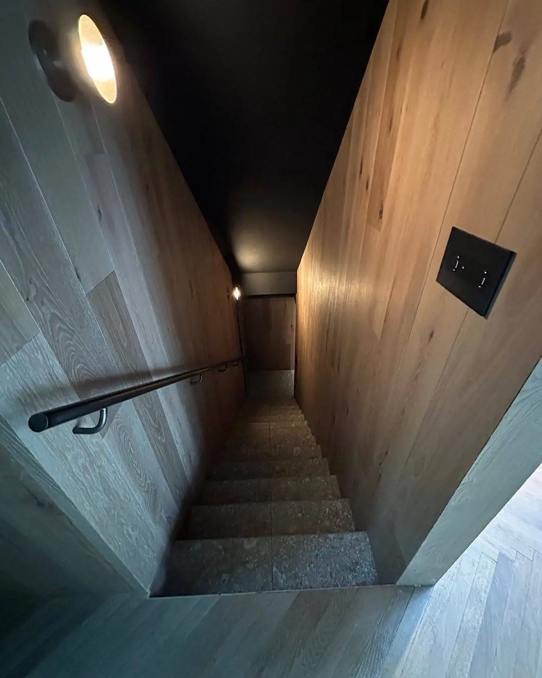 تصاویر| تجربه ای متفاوت از معماری؛ کلبه ای در جنگل های بلوط کانادا 