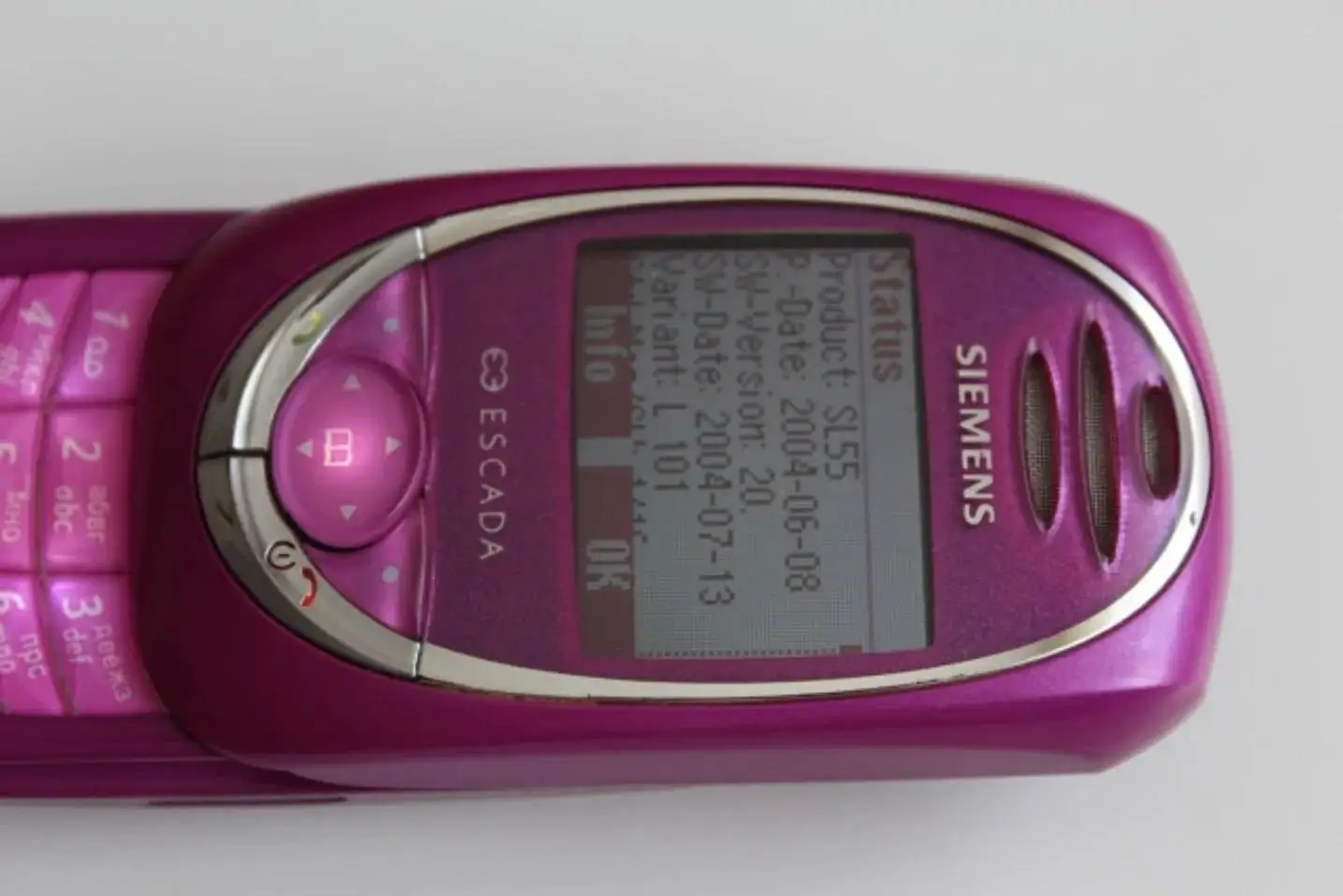 تصاویر| شاهکار مد و فناوری؛ زیمنس sl55 اِسکادا، گوشی لوکس 2005