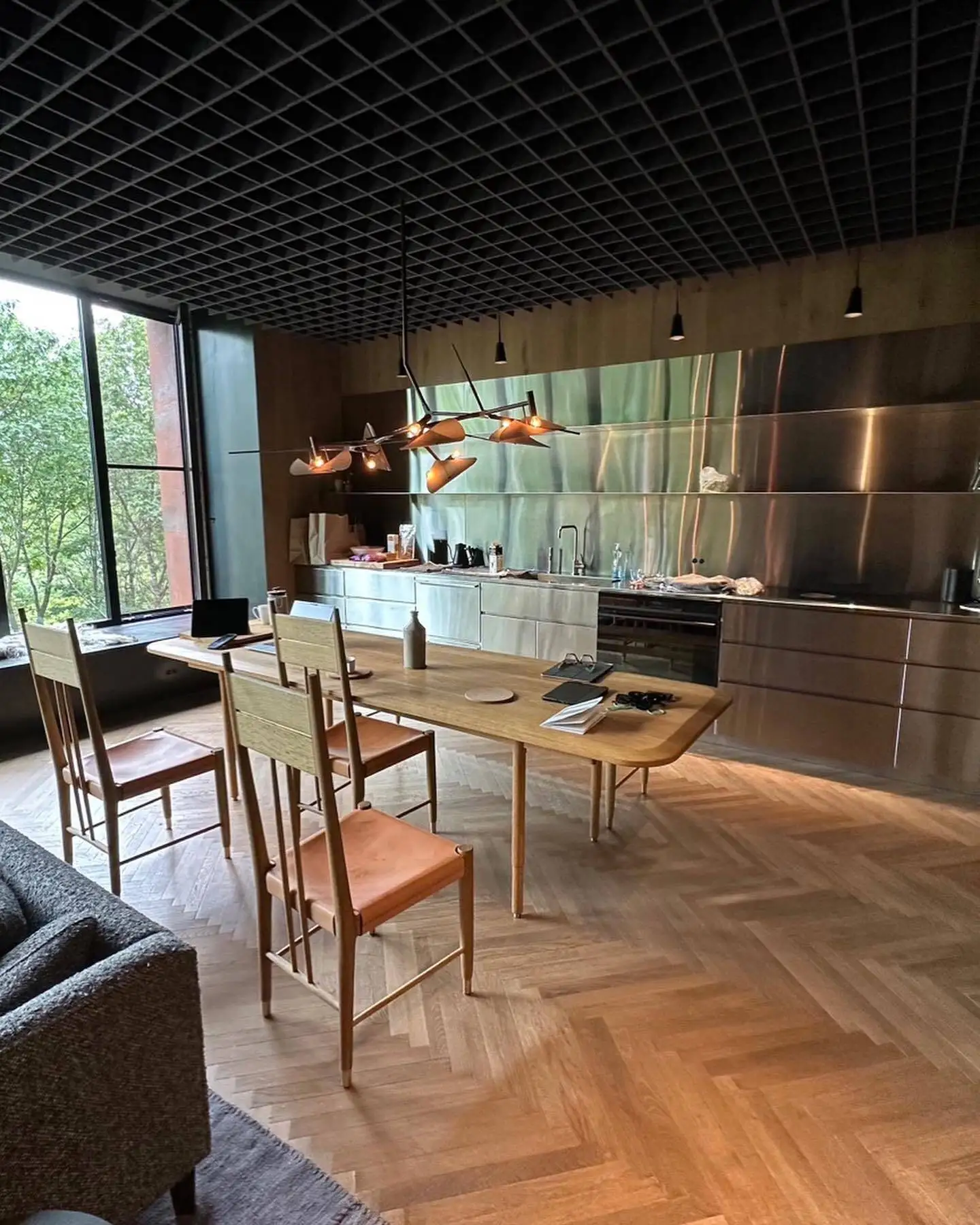 تصاویر| تجربه ای متفاوت از معماری؛ کلبه ای در جنگل های بلوط کانادا 